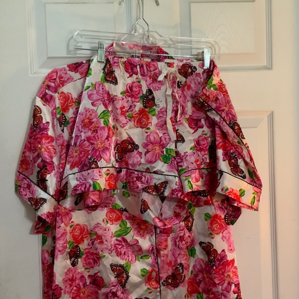 Victoria's Secret Butterfly Floral Shortie Pajamas - Picture 3 of 6